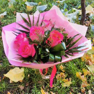 Buchet 5 trandafiri roz