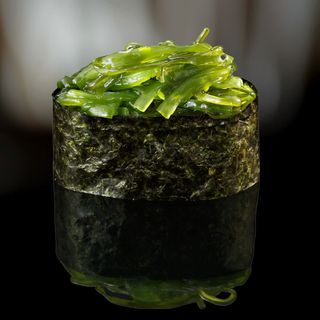 214 - Gunkan wakame - 2 pezzi