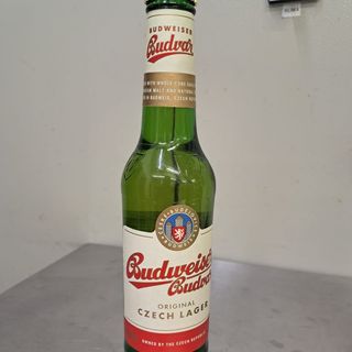 Budweiser pivo 0.33l