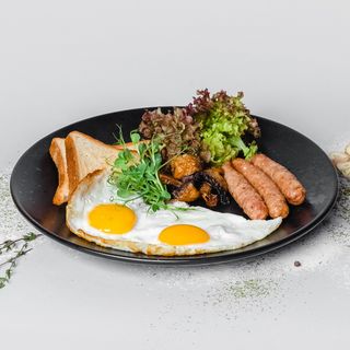 Яєчня з ковбасками гриль та печерицями (230г)