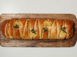 Пиріг з лососем, крем сиром та шпинатом (1kg)