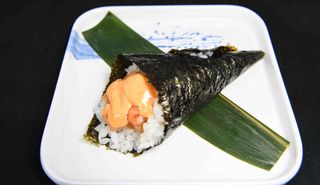 46. Temaki spicy salmone