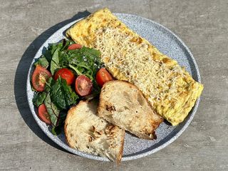 Омлет із сиром (245g)