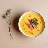 Крем-супчик гороховий з беконом