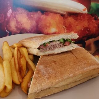 Tost sendvič suho meso