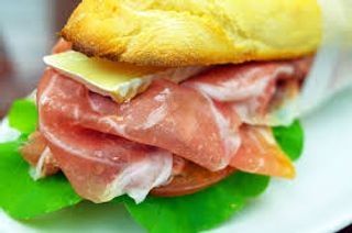 Prosciutto crudo, squacquerone, rucola