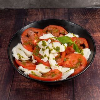 Салата Капрезе (300г)