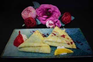 Clatite cu dulceata de afine