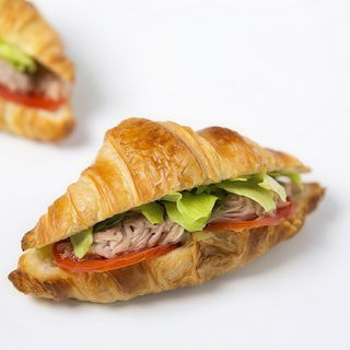 Croissant vegetal atún