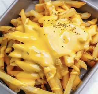 Patatas Fritas Con Queso