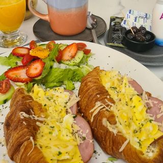 Petit Déjeuner Club
