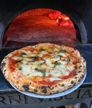 Pizza Provola Y Pepe (33 Cm.)