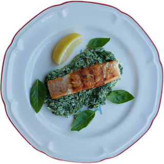 ФІЛЕ ЛОСОСЯ НА ШПИНАТНО-ВЕРШКОВІЙ ПОДУШЦІ (220g)