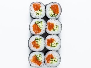 Макі рол з копченим лососем 150/8шт (150g)