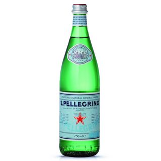 Água San Pellegrino com gás