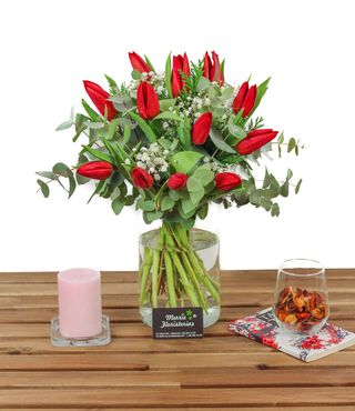 Ramo de tulipanes con jarrón de cristal (15 uds)
