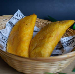 Empanada Con Queso Amarillo
