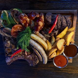 Мясной микс гриль