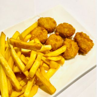 Nuggets De Pollo Con Patatas Fritas