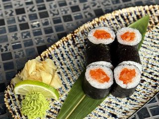 Макі з лососем (170g)