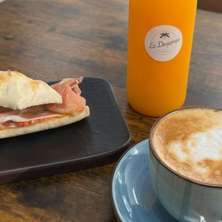 Menú desayuno de catalana + bebida o café