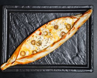 Пинерлі (хачапурі по-грецькі) з сиром по-Грецькі (240г)