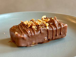 Чізкейк Снікерс