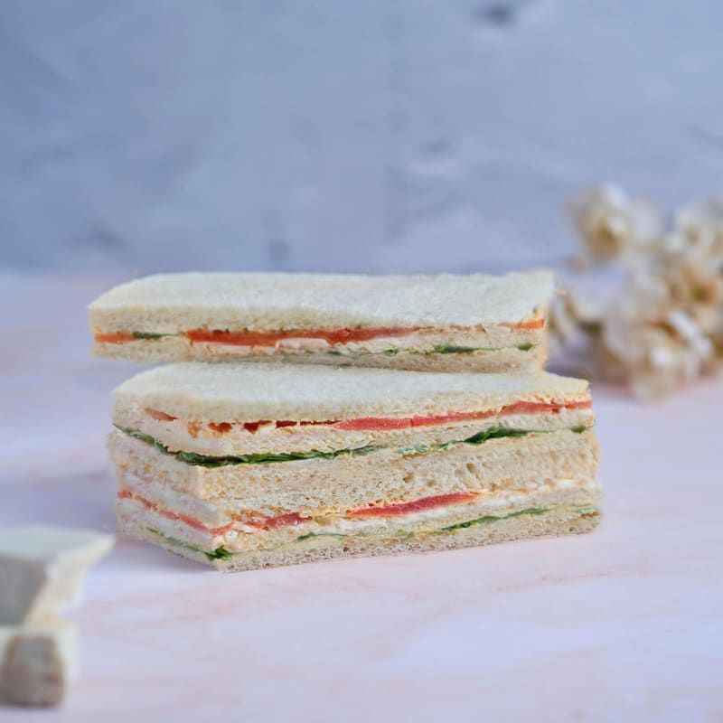 Rúcula, tomate y parmesano