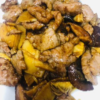 A40. Ternera Con Bambú Y Setas