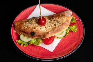 Sendvič maslina u pizza tijestu