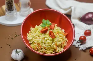Bol cu salata de varza alba 800gr