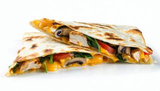 Piadina con Pomodoro Fresco, Mozzarella, Prosciutto Crudo e Rucola