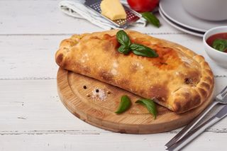 Calzone 4 formaggi