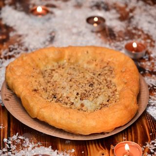 Langoș cu miere și nucă