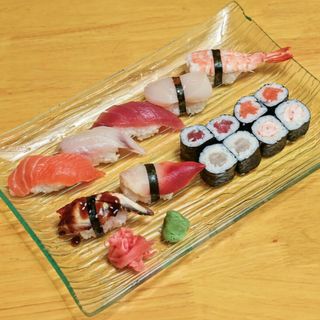 Sushi No Moriawase (8 Pzs.)