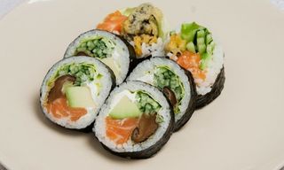 Futomaki łosoś shiitake -6 szt-