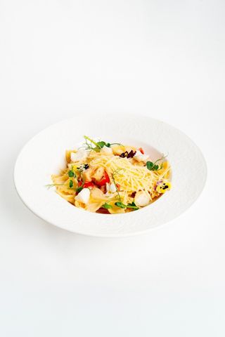 Фарфалле с лососем