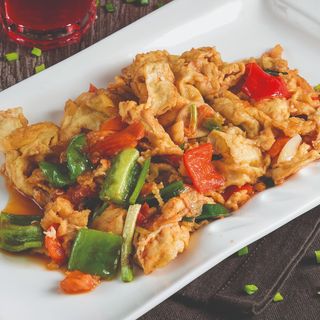 Помидоры с яйцом