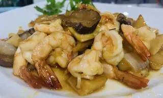91 Gambas com Bambu e Cogumelos Chineses