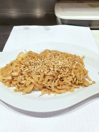 404 Tagliatelle di riso thai con gamberi