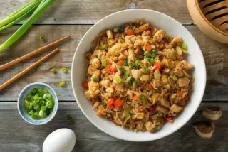17. Arroz Frito Con Pescado Y Verduras