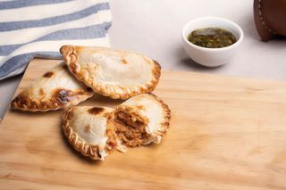 Empanada Argentina De Atún