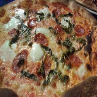 Pizza Friarielli y Salame (33 Cm.)