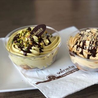 Tiramisú con pistacchio superior