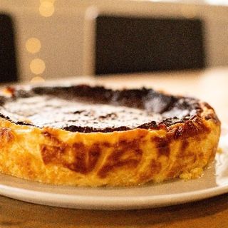 Tarta De Queso Quemado Casera (Porción)