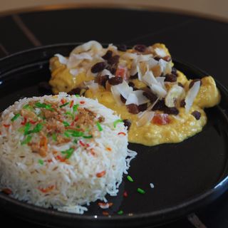 Chicken Kashmiri and rice