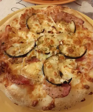 Pizza mythos con miel