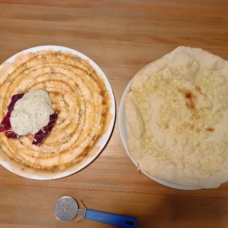 Carpaccio Di Salmone y focaccia