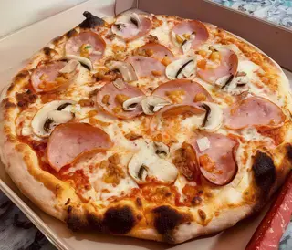 Pizza Campesina (Media Luna)