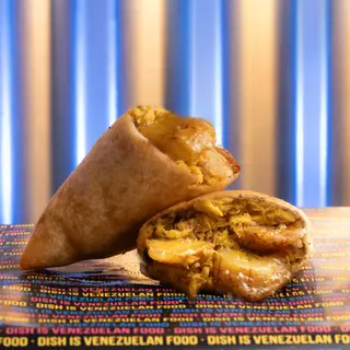 Empanada de Cazón y Plátano Macho Maduro
